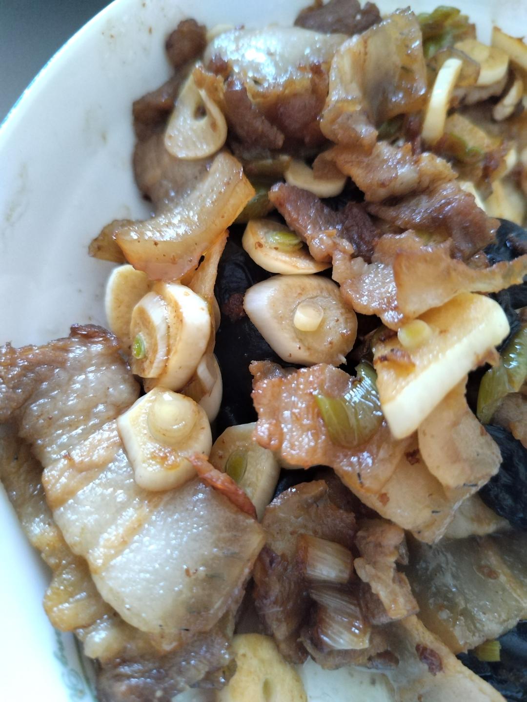 狂炫三大碗的卤肉饭