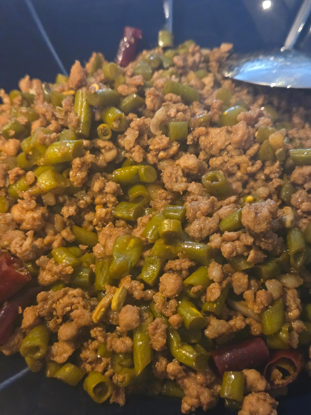 厨师长教你：“酸豆角炒肉末”的家常做法，简单易学，下饭一绝