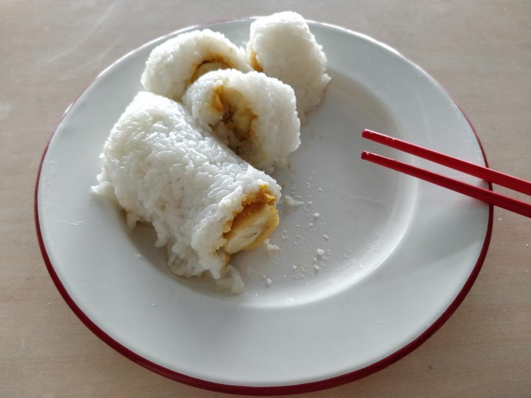 咸蛋黄香蕉糯米卷+芝士酸奶水果