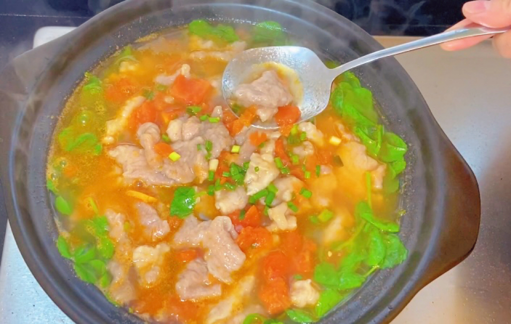 番茄豌豆尖滑肉汤的做法