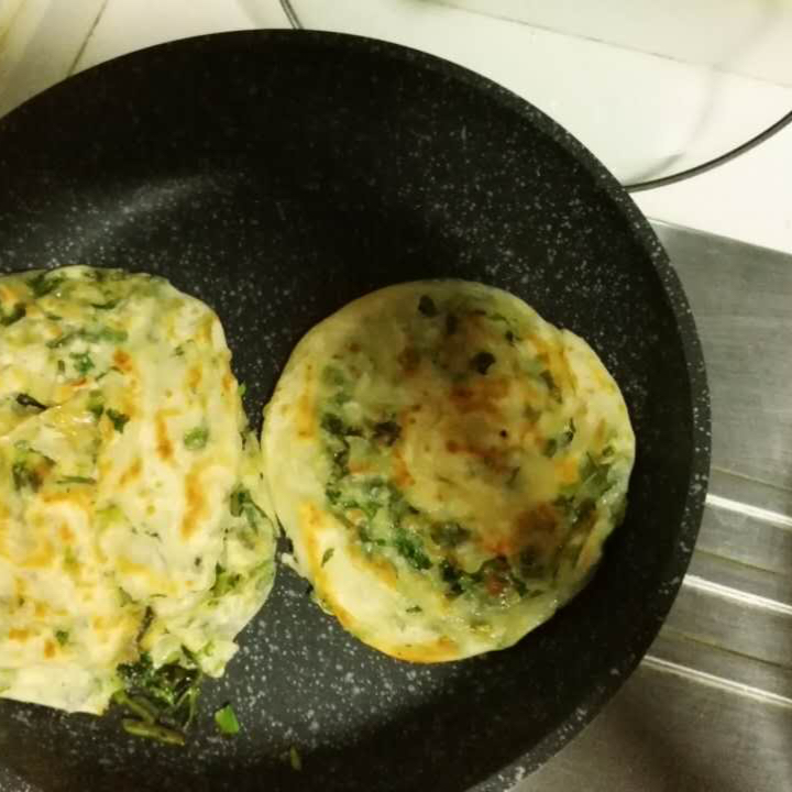 烙葱油千层饼