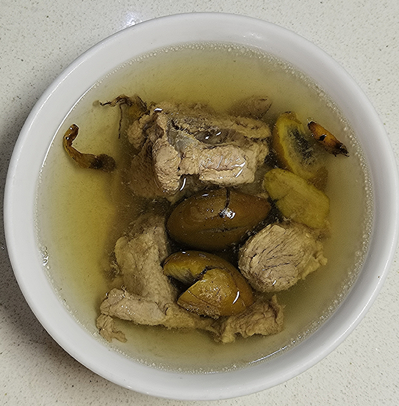 滋阴润燥—石斛麦冬橄榄排骨汤的做法