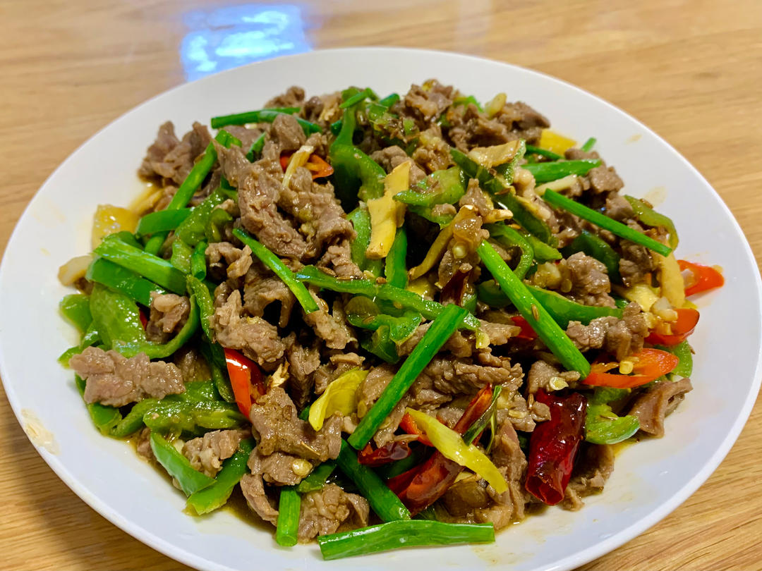 🥙香辣鲜嫩的泡椒牛肉，真的太好吃了，晚上多干了两碗饭🍚🍚，酸酸辣辣开胃的下饭菜