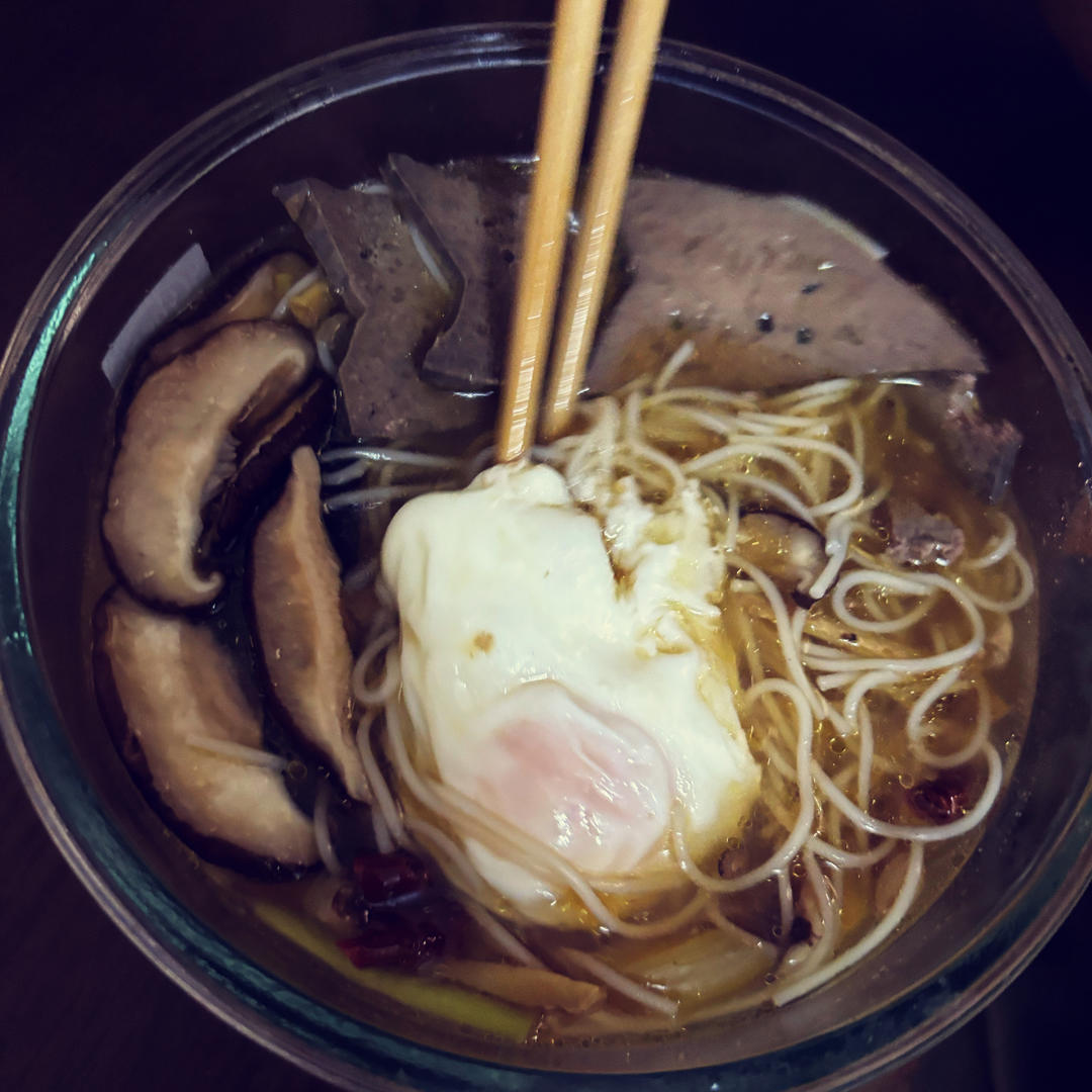 欲罢不能的猪肝汤面