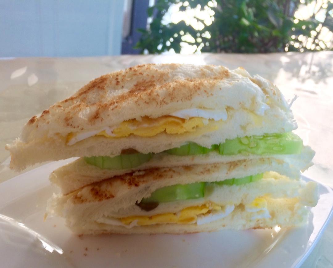 火腿芝士蛋三文治