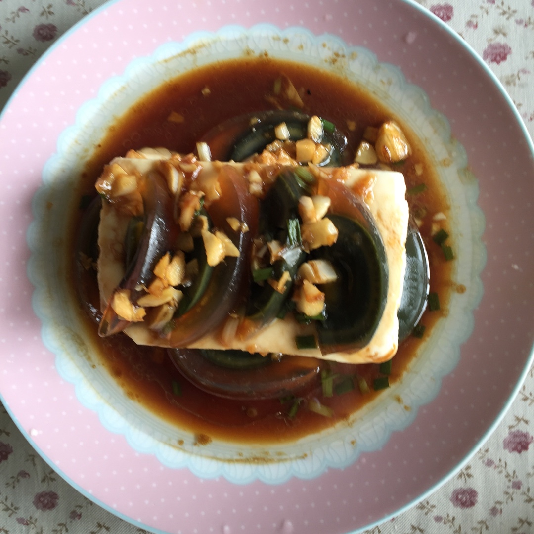 皮蛋拌豆腐