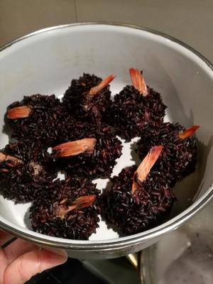 紫糯米虾肉烧卖的做法 步骤3