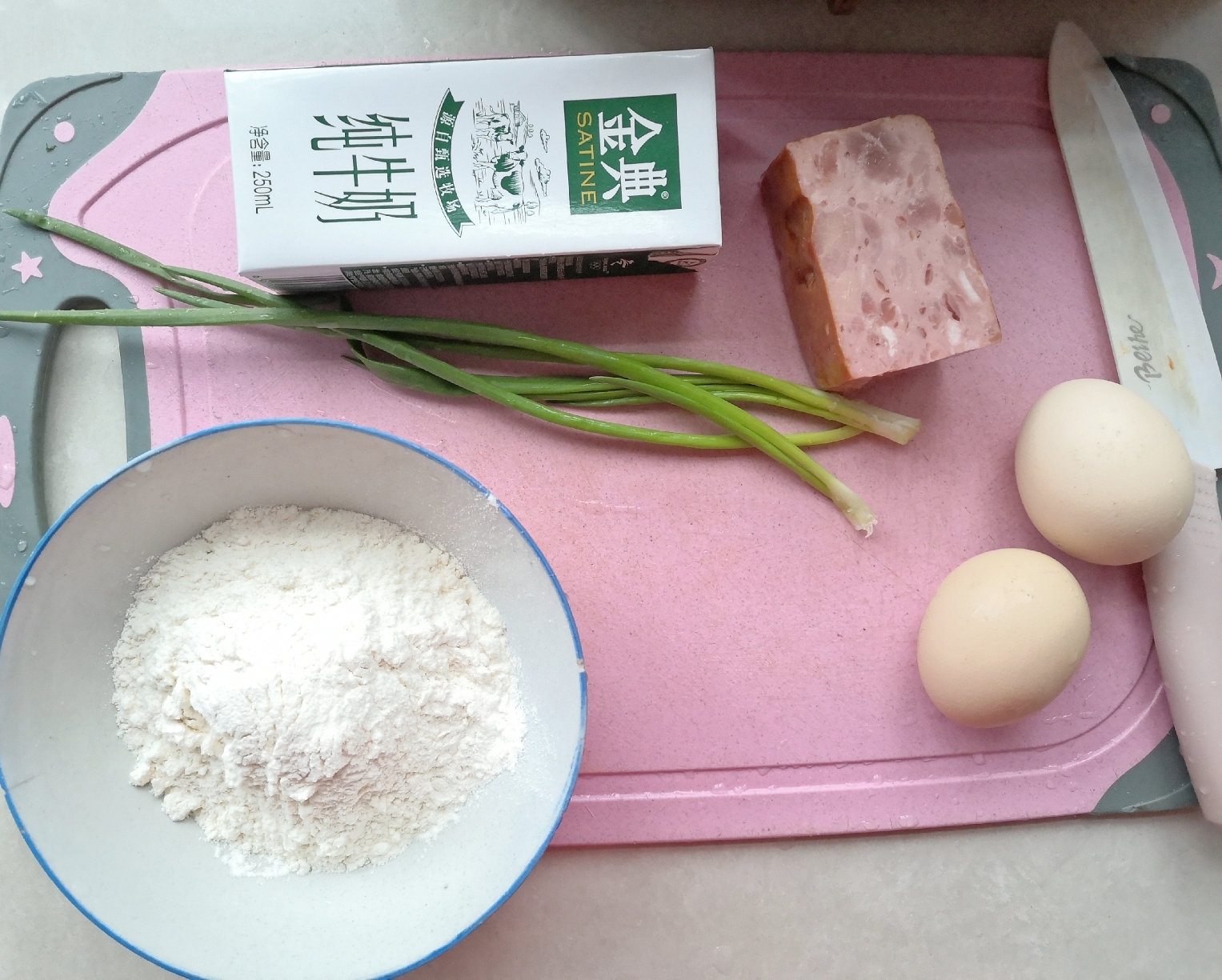 牛奶鸡蛋饼#麦子厨房美食锅#的做法 步骤1