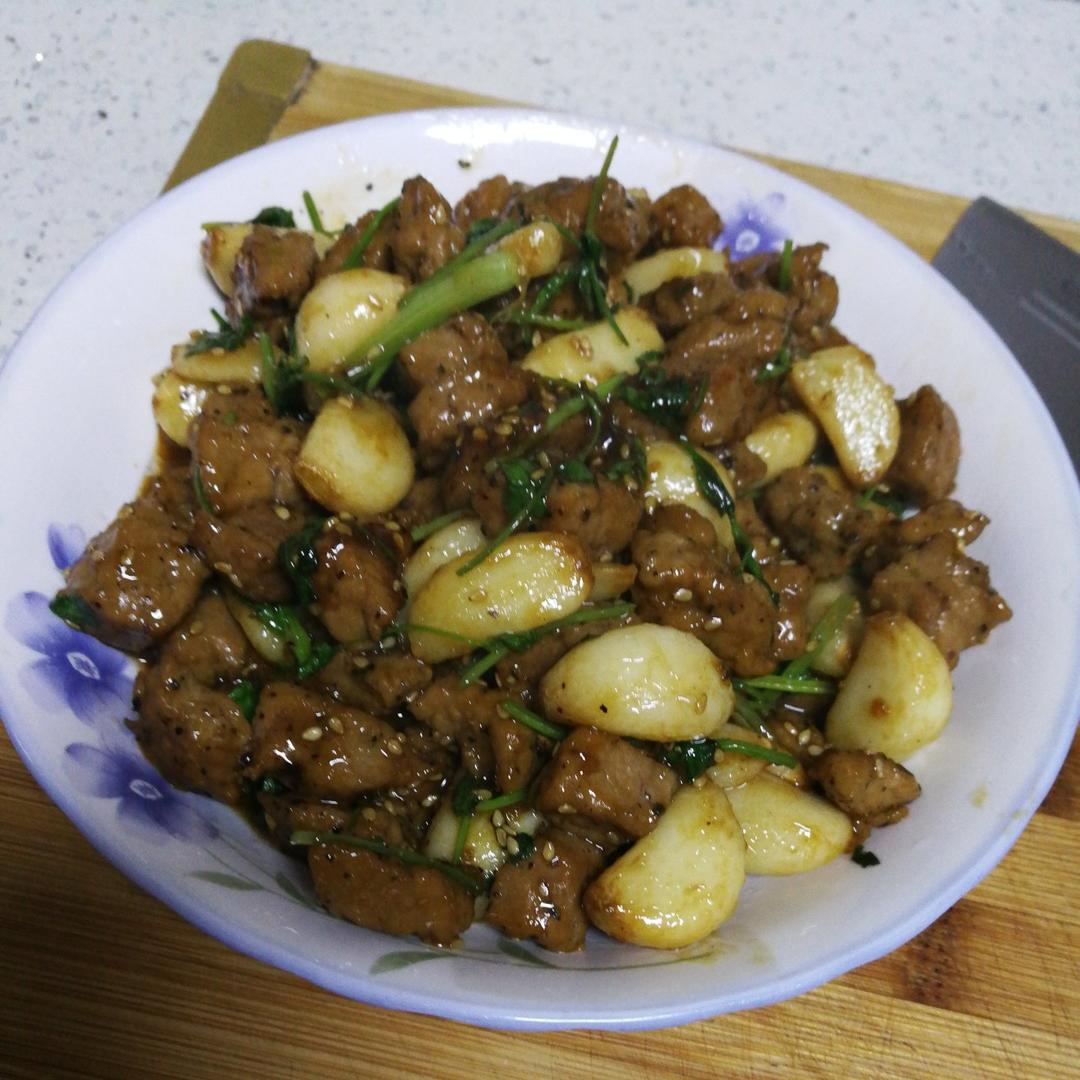 黑胡椒蒜子牛肉粒