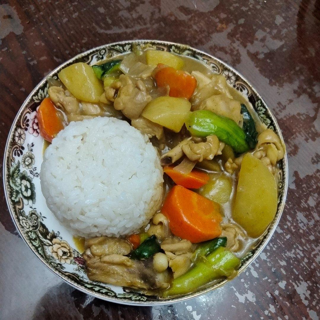 咖喱鸡肉饭