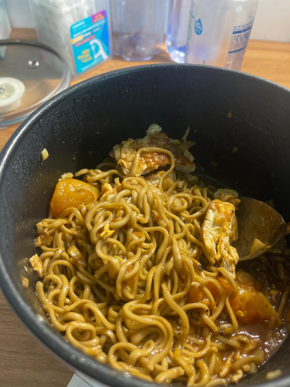 好吃到汤汁不剩～浓郁的番茄荷包蛋焖面