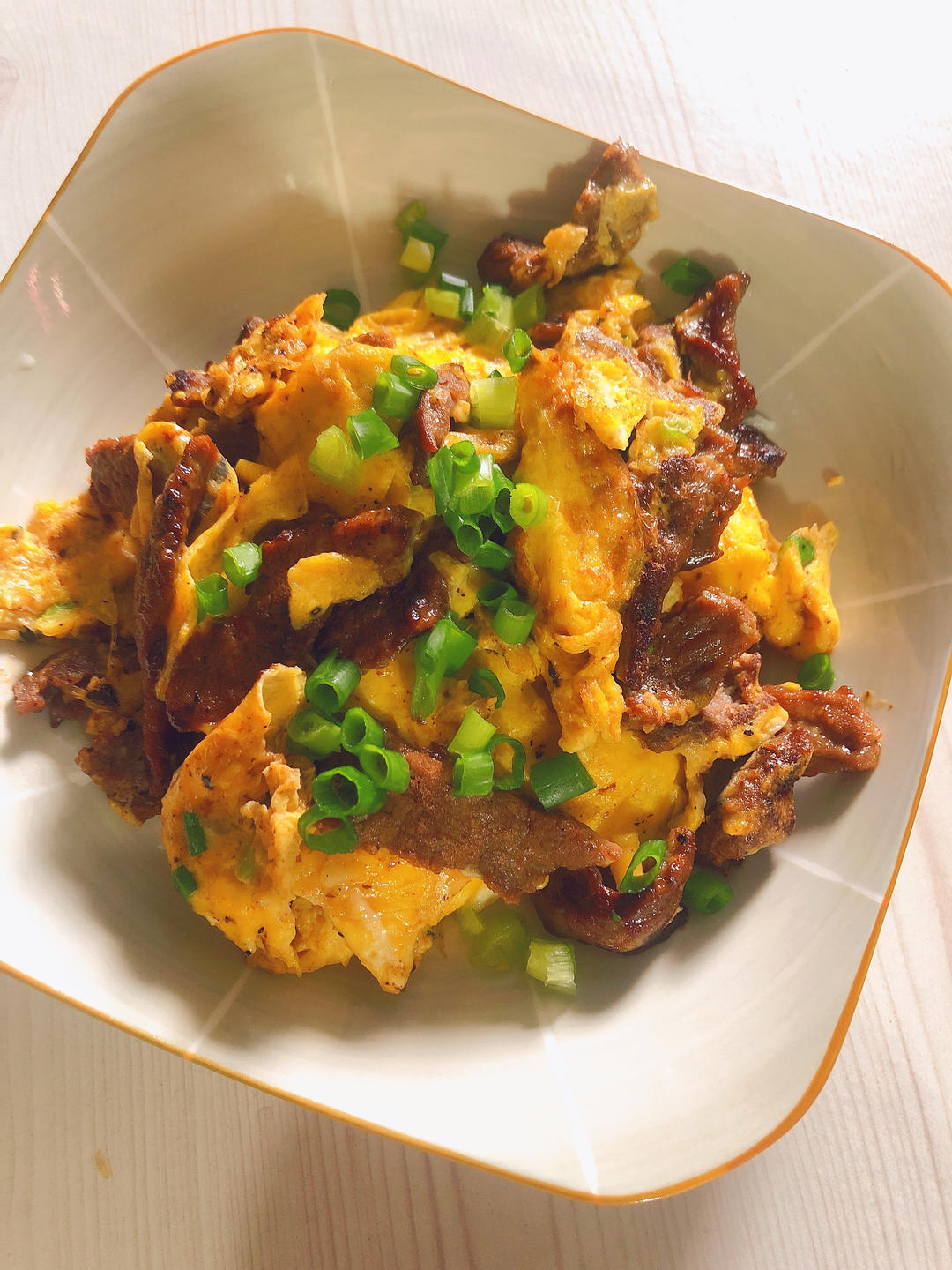 滑蛋牛肉，牛肉滑嫩，鸡蛋松软