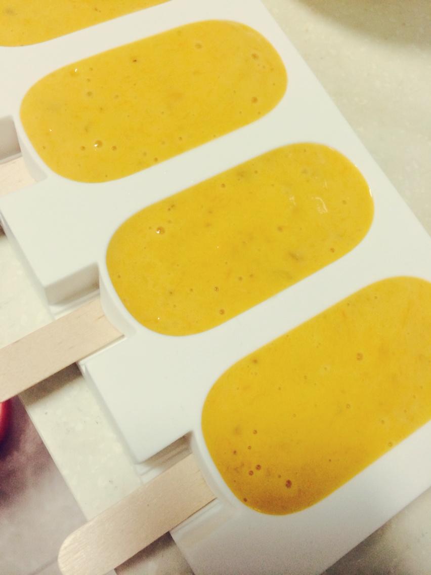 超简单的芒果香蕉酸奶冰淇淋的做法