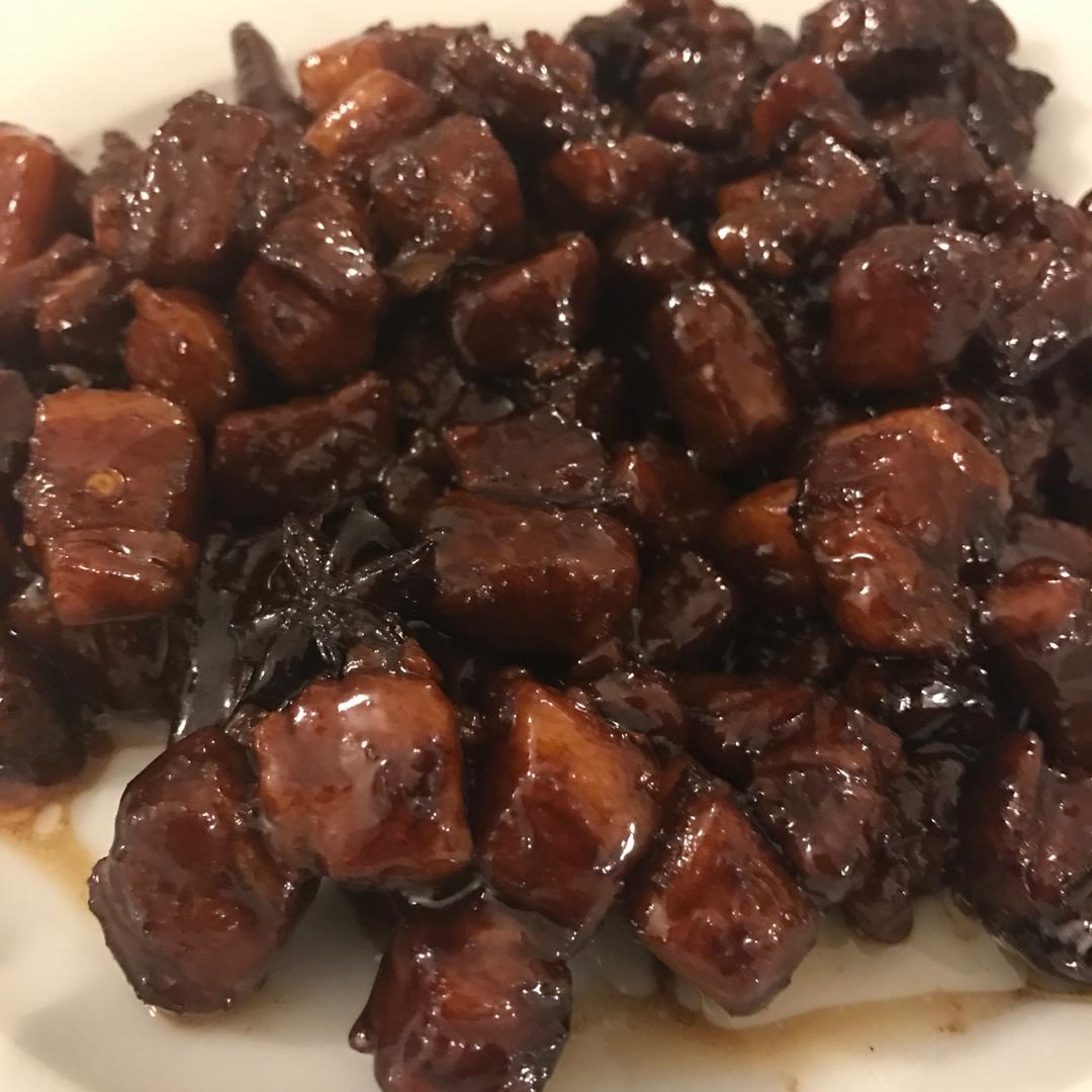 吃着碗里望着锅里的红烧肉