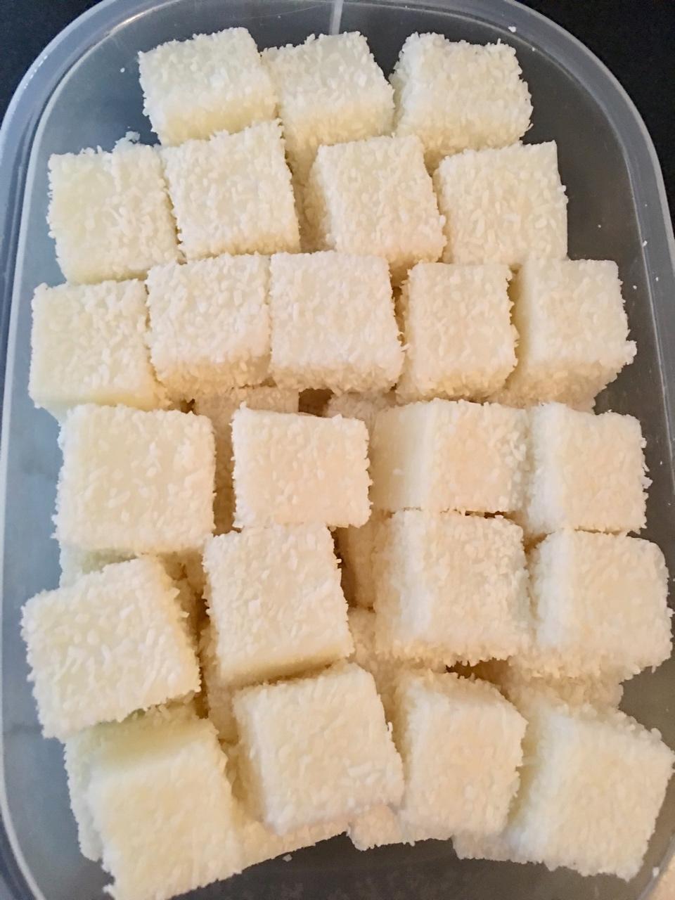 完胜85度C牛奶椰丝小方