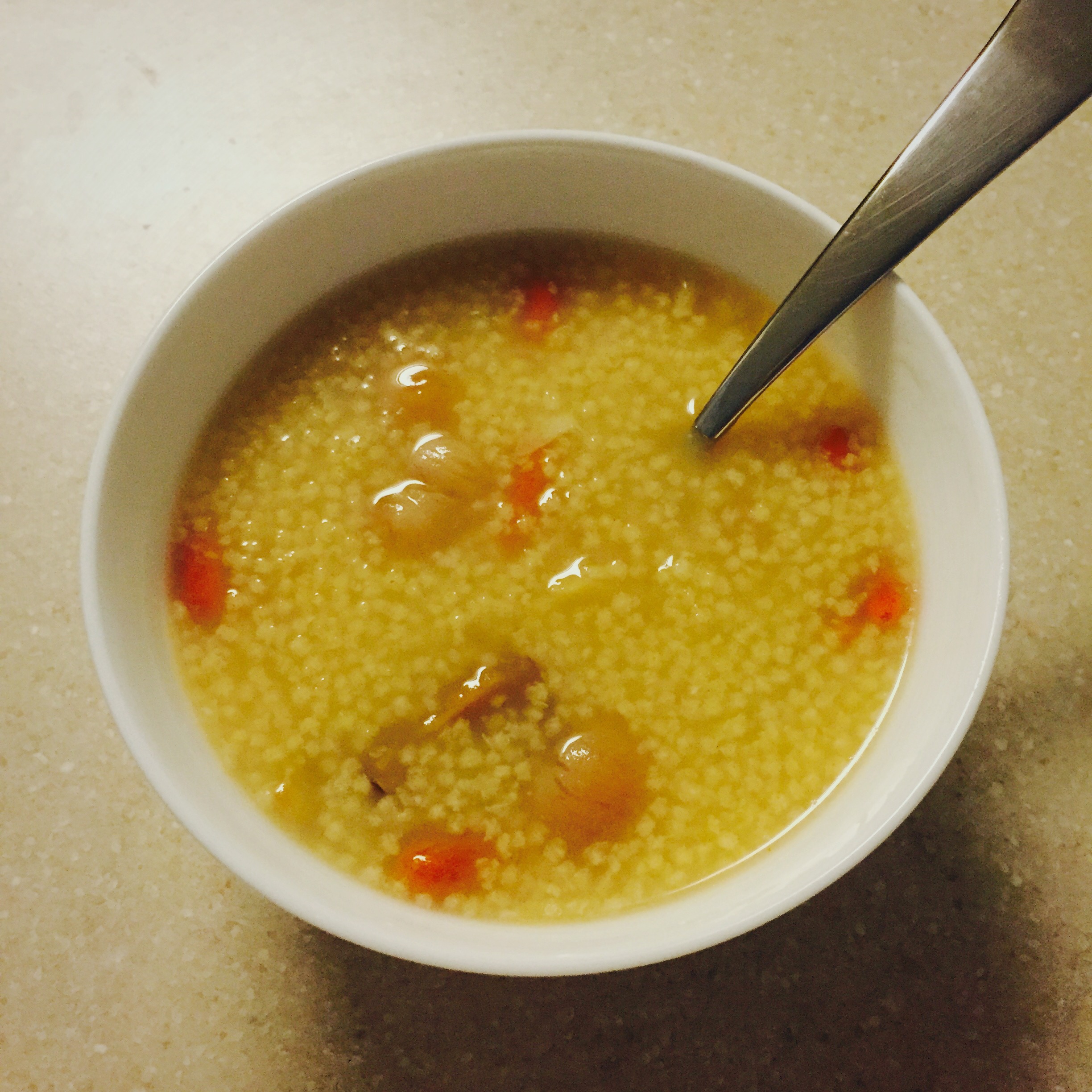 我爱小天使做的红枣桂圆小米粥