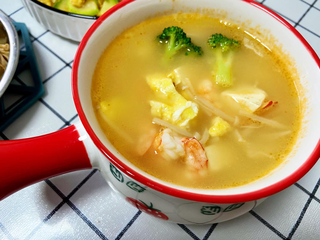 豆腐鲜虾菇菌汤
