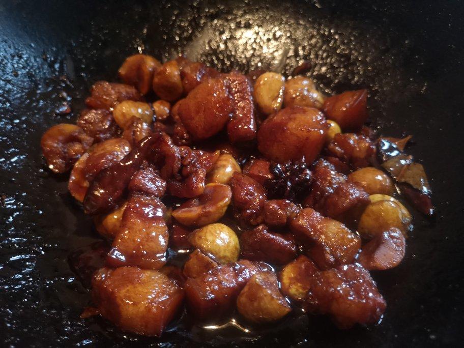 板栗红烧肉