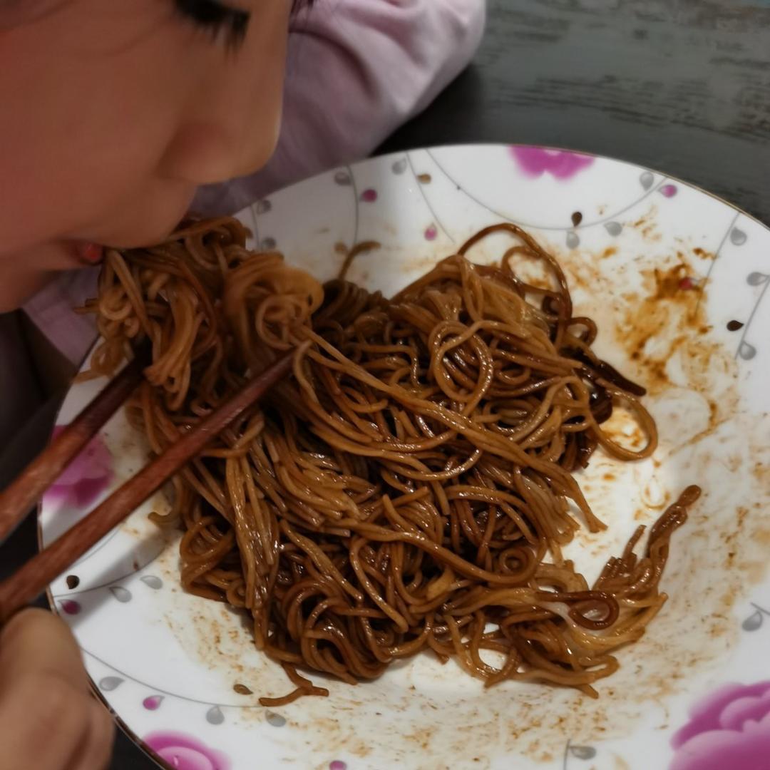 葱油拌面 每个人的心中都有一碗葱油面 经典又快手