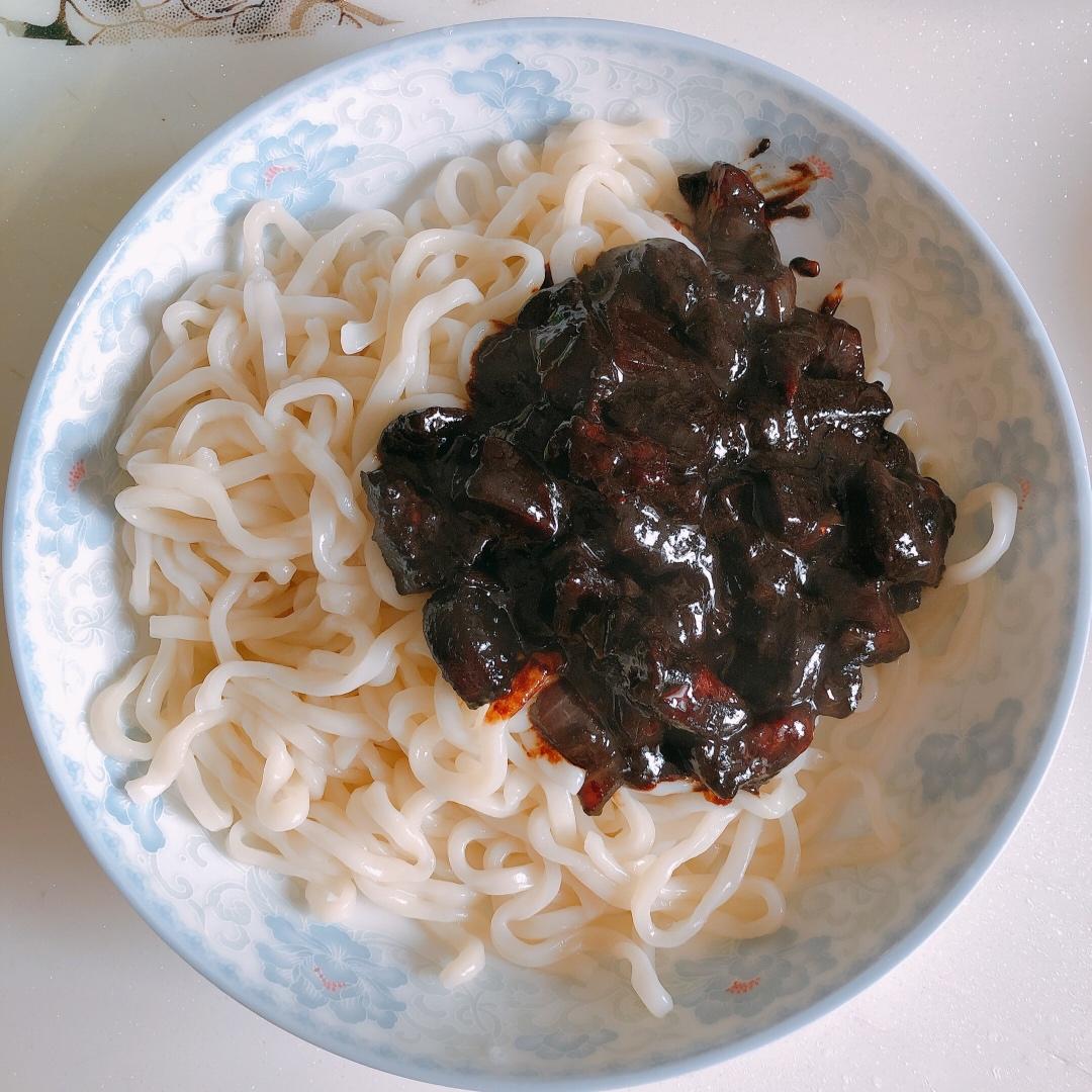 韩式炸酱面