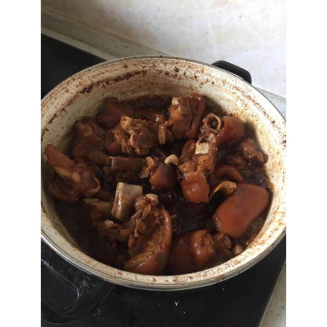 吮指回味的红烧猪爪