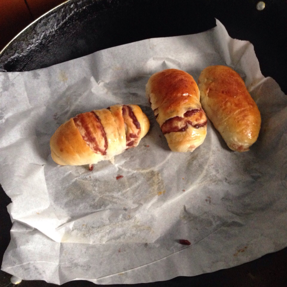 红豆沙面包卷——好吃得不得了#皮黑森林#