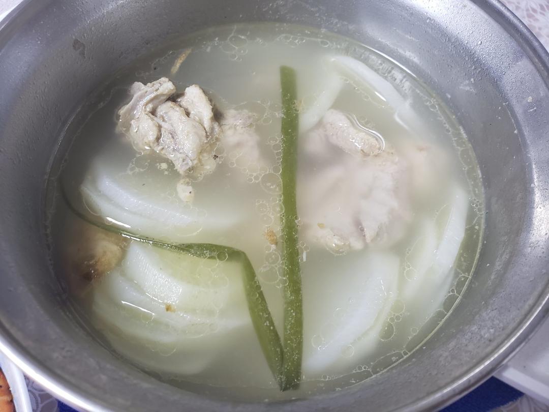 萝卜排骨汤