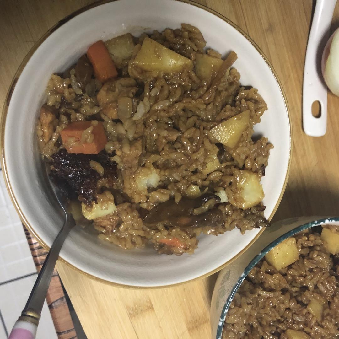【香菇鸡肉焖饭】