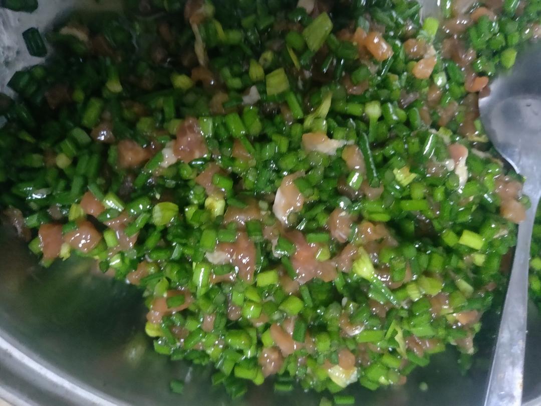 快手鲜美韭花水饺的做法