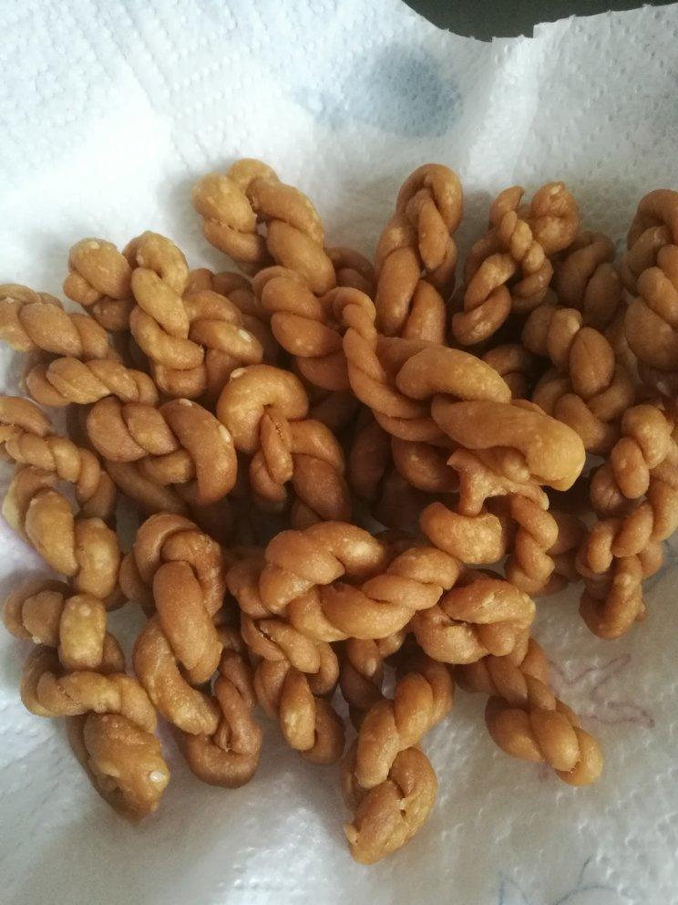 酥脆咸味小麻花