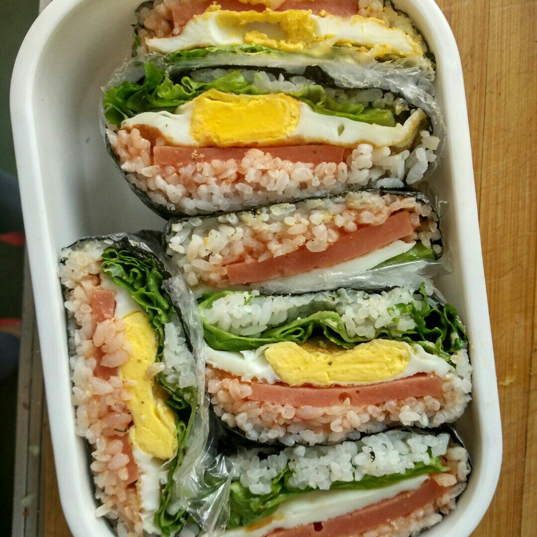 不用捏的饭团(おにぎらず)