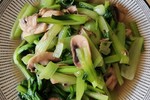 白蘑菇炒青菜