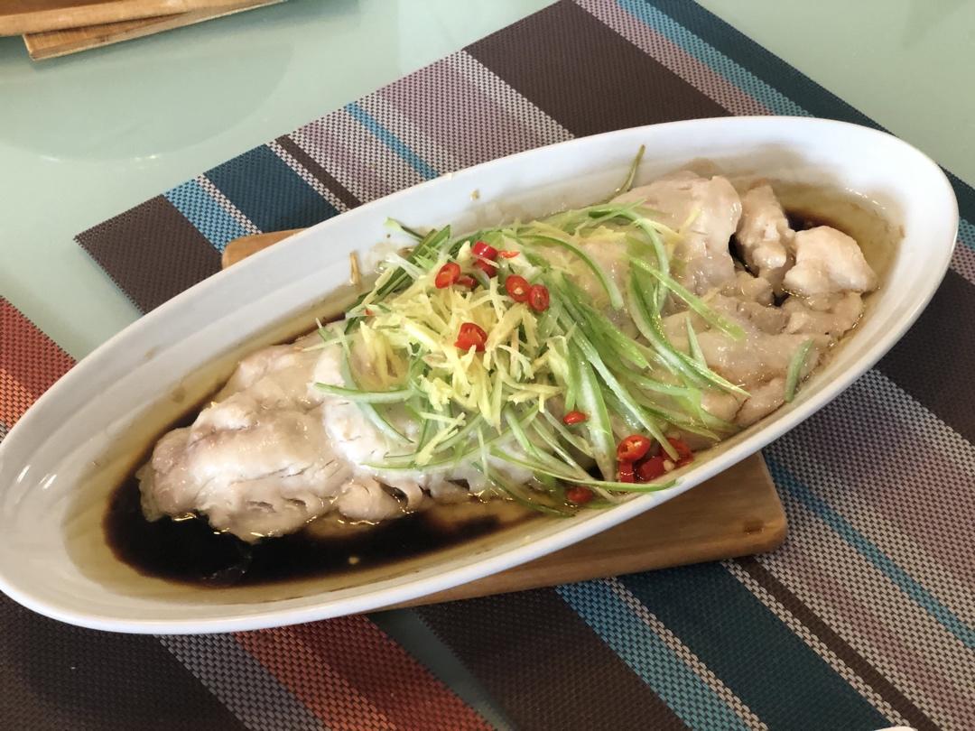 青衣鱼两吃，清蒸加熟刺