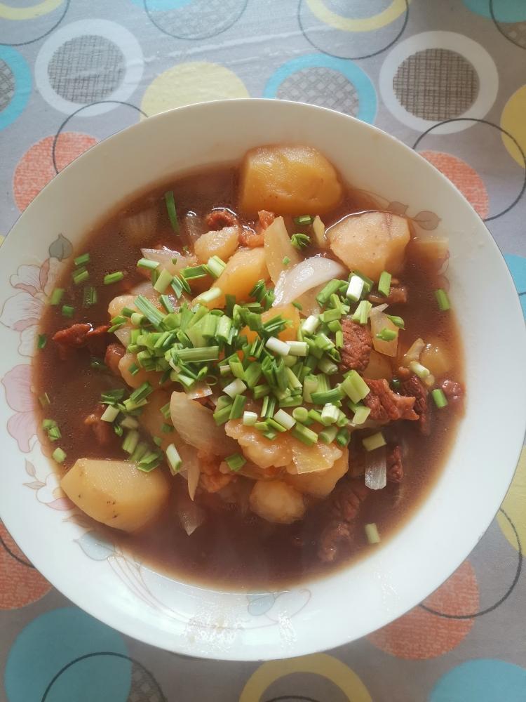 土豆番茄炖牛腩的做法