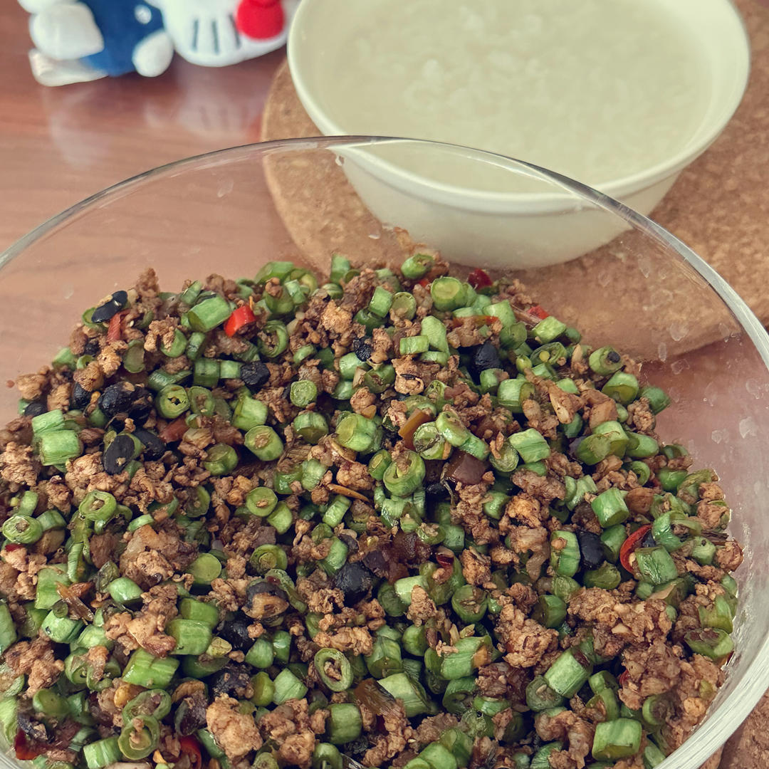 厨师长教你：“豆角炒肉末”的家常做法，非常下饭赶紧收藏