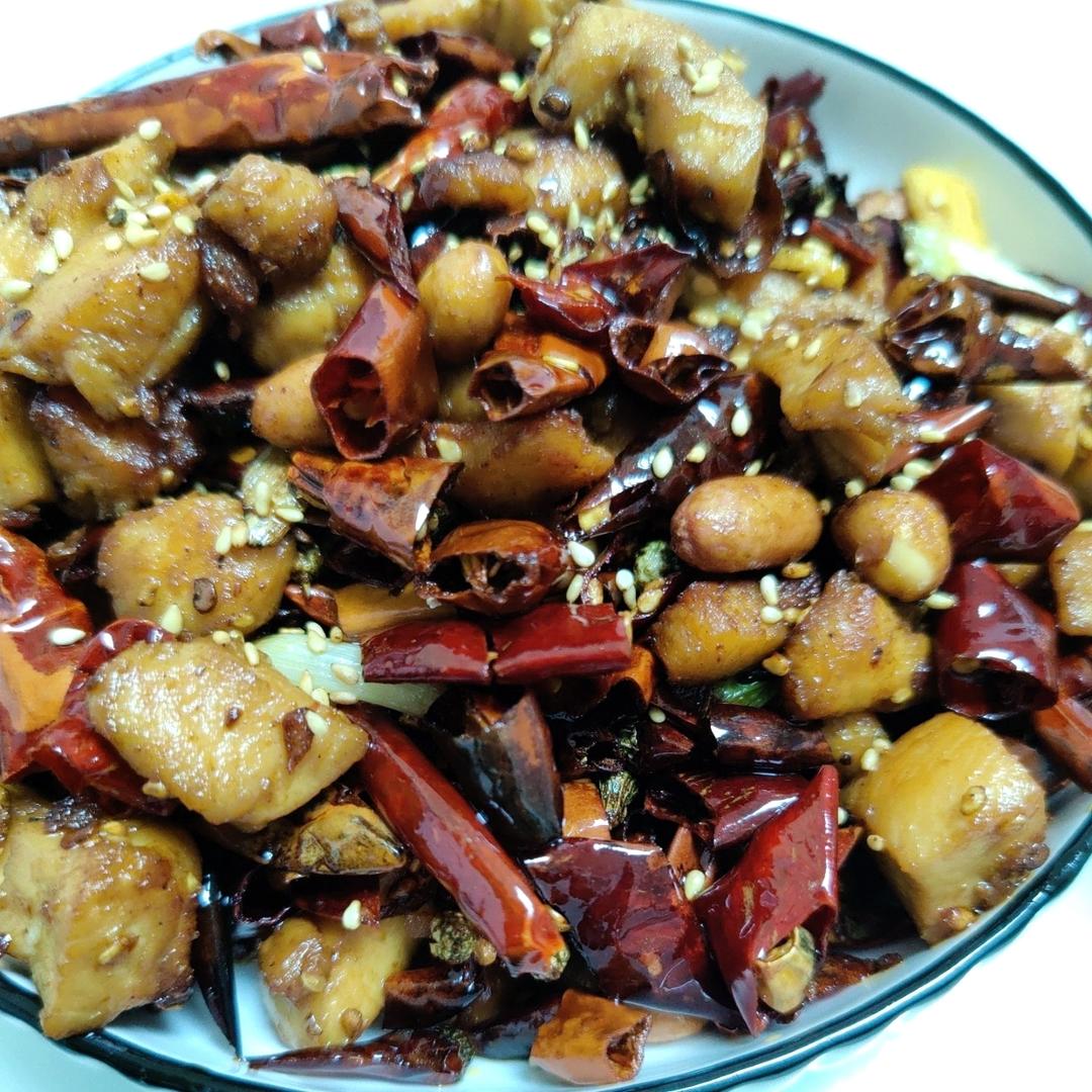 外酥里嫩麻辣鲜香～辣子鸡丁