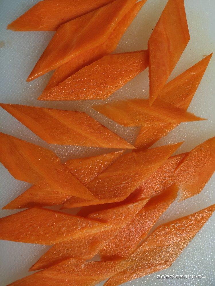 胡萝卜切菱形