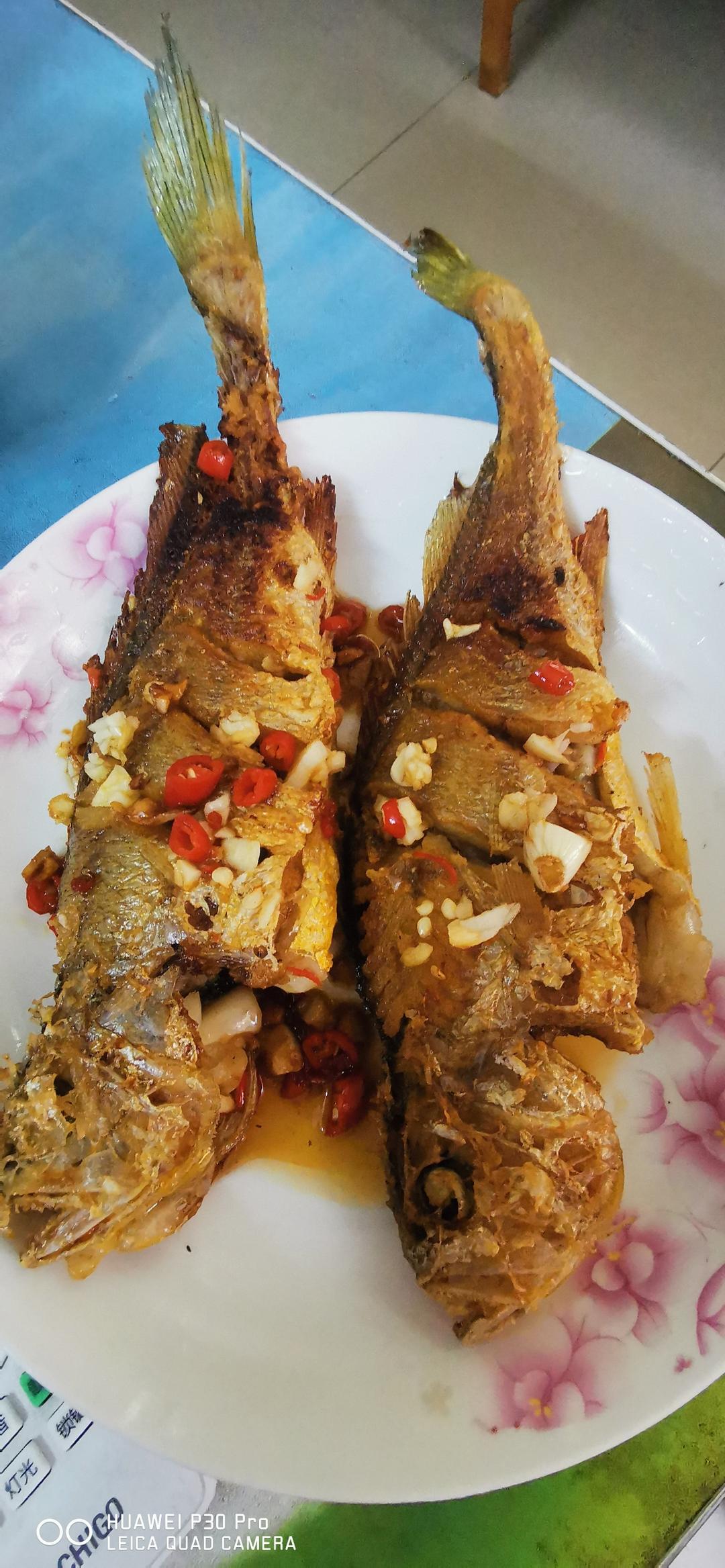 煎鱼/煎黄花鱼/漂亮不掉皮/铁锅煎鱼不粘锅