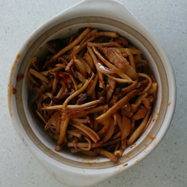 干锅茶树菇