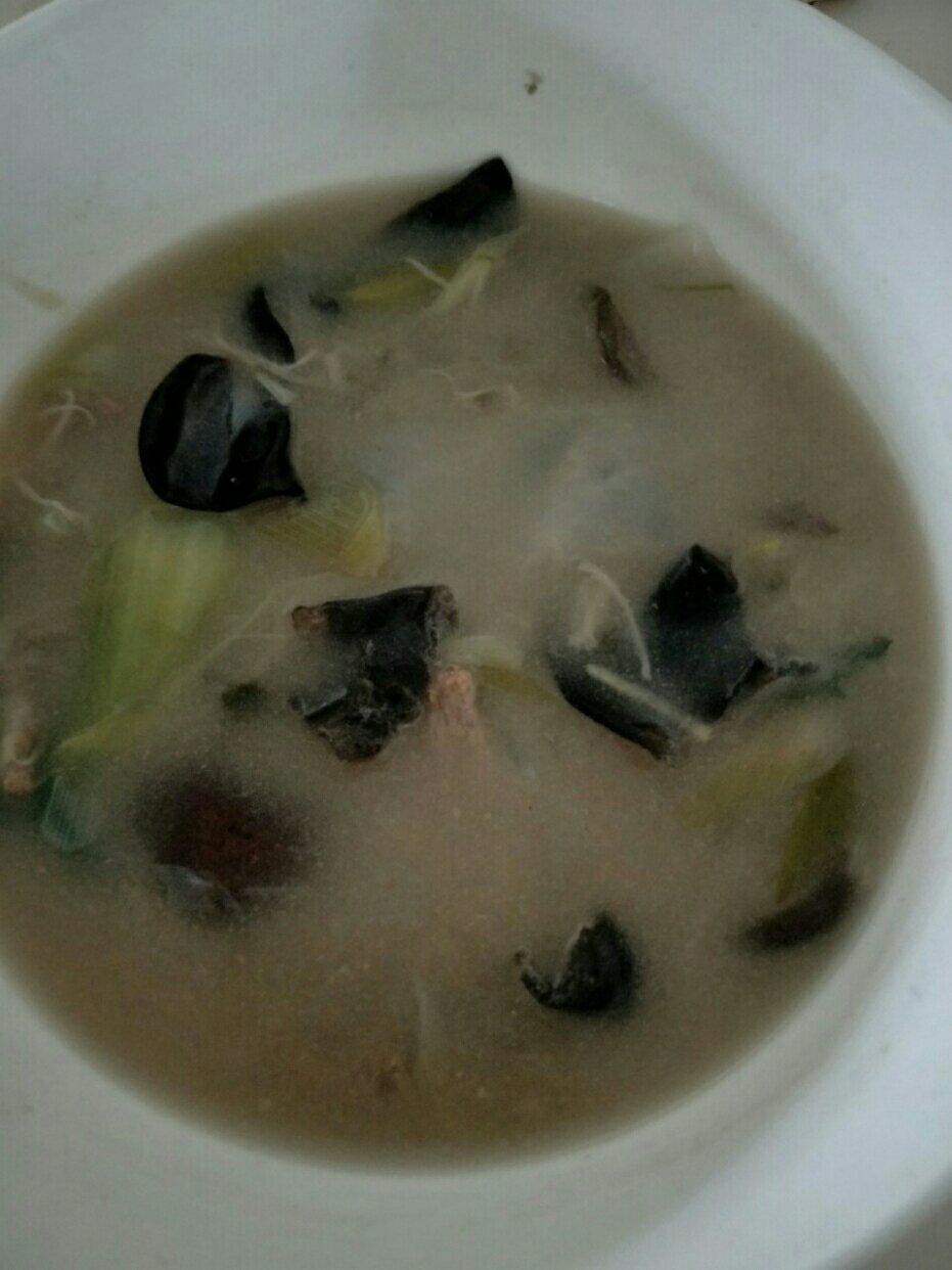 香菇海鲜牛肉汤面