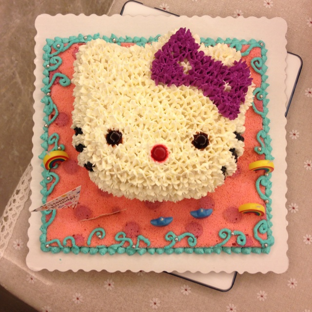 裱花蛋糕----超萌hello  kitty