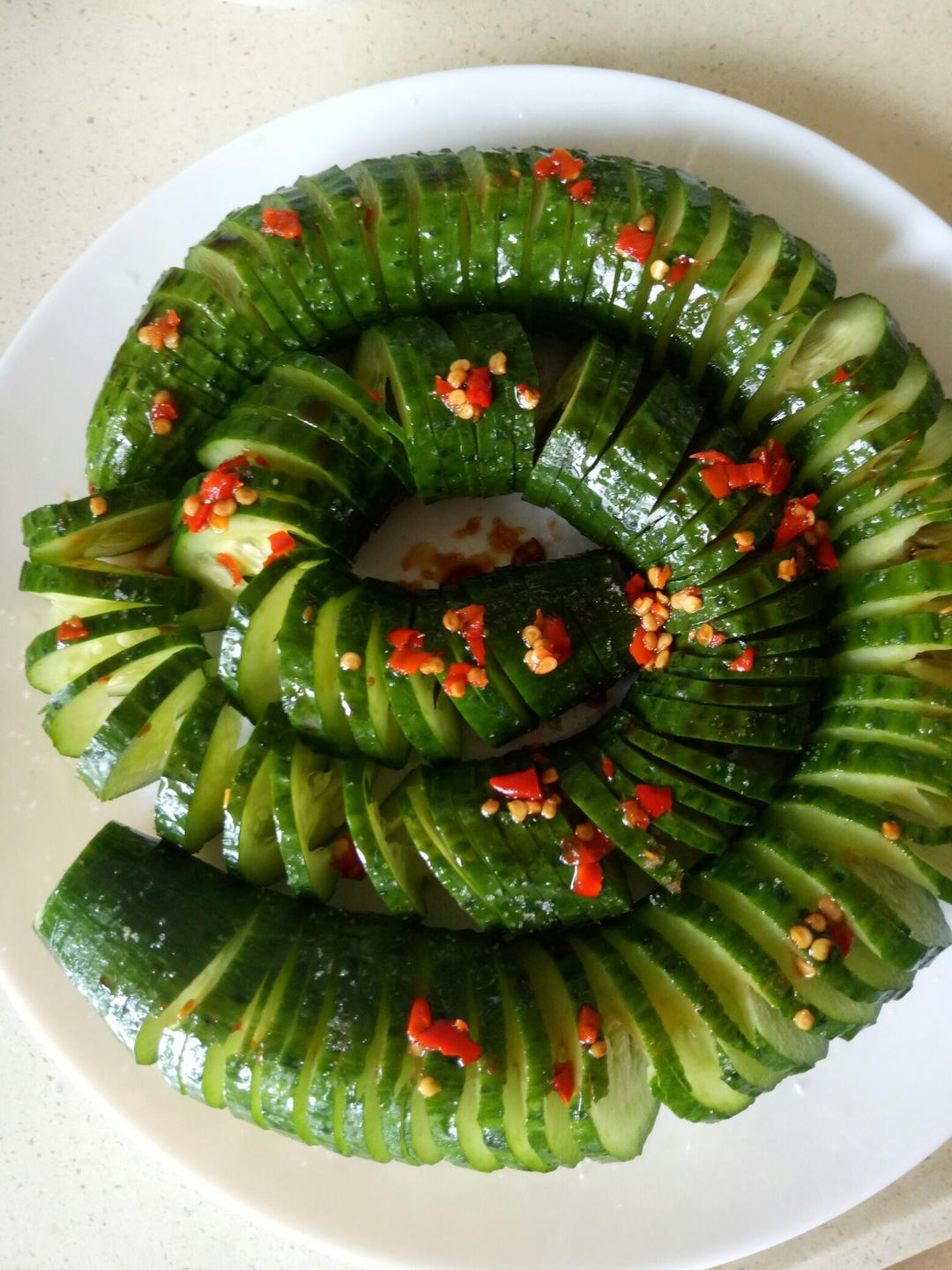 nancybaby南希做的蓑衣黄瓜的切法 · 小视频