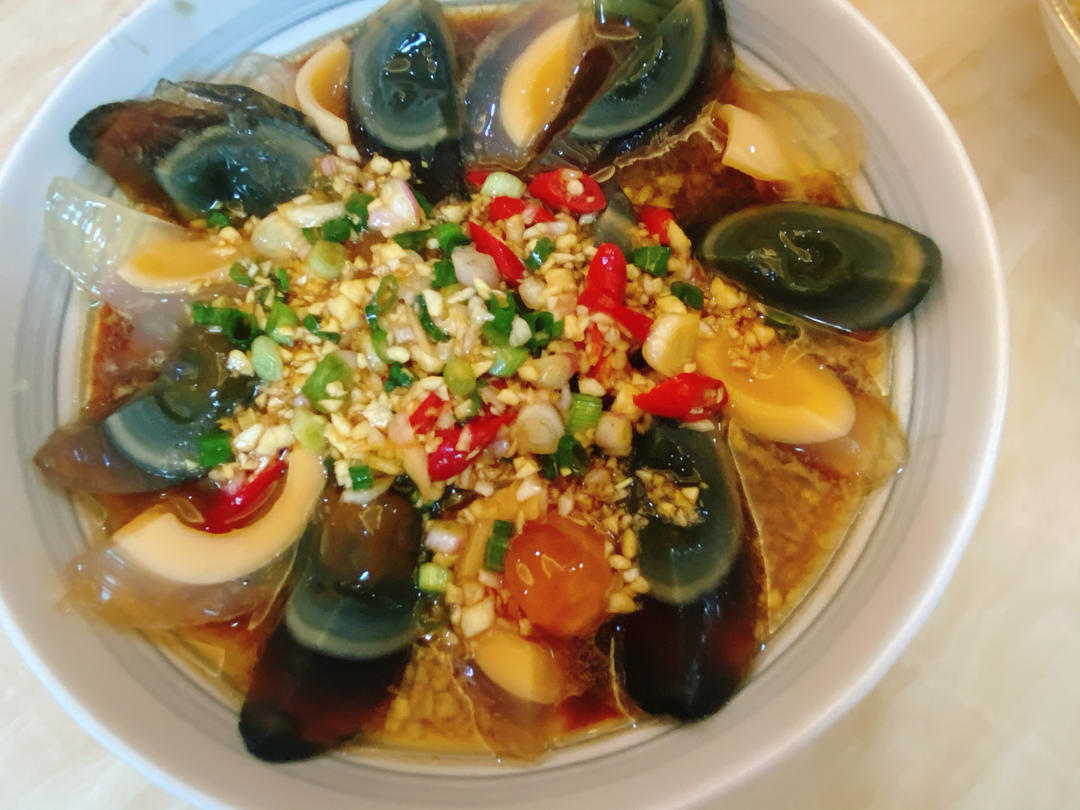 简单快手菜凉拌皮蛋做法