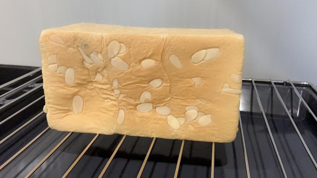 绵软细腻Q弹的酸奶吐司