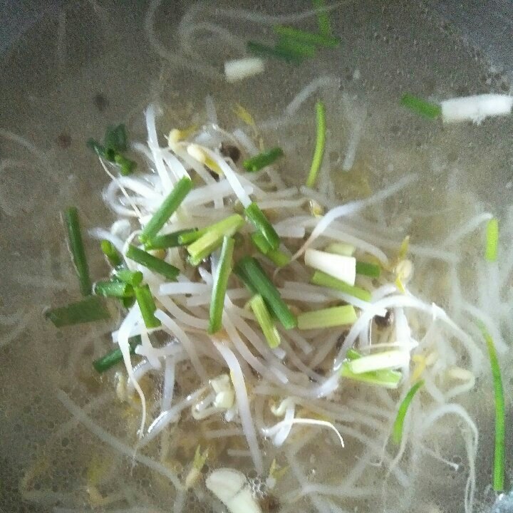 豆芽丸子汤
