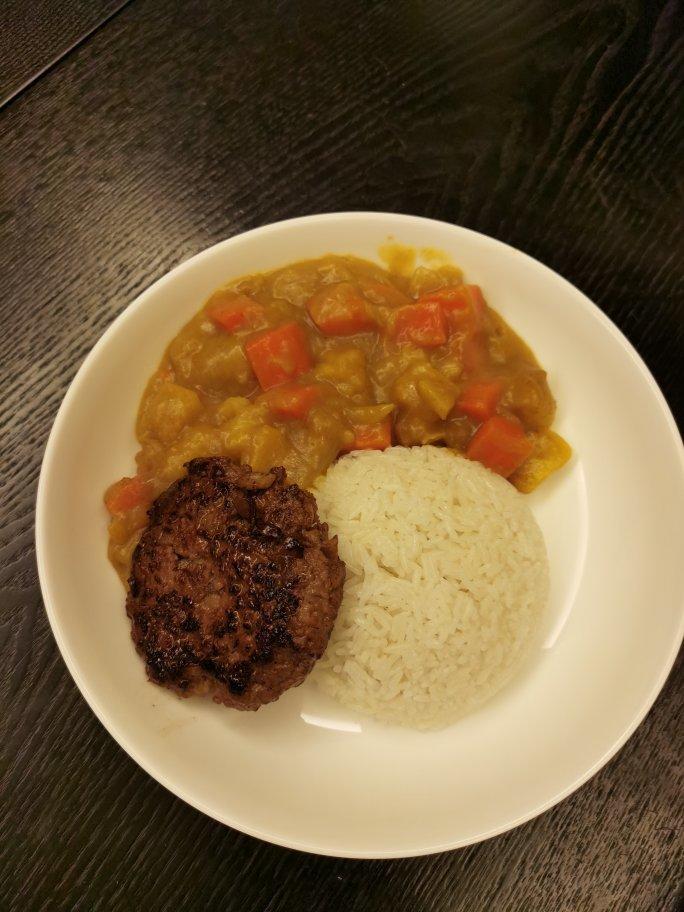 常备餐之好吃多汁的汉堡牛肉饼
