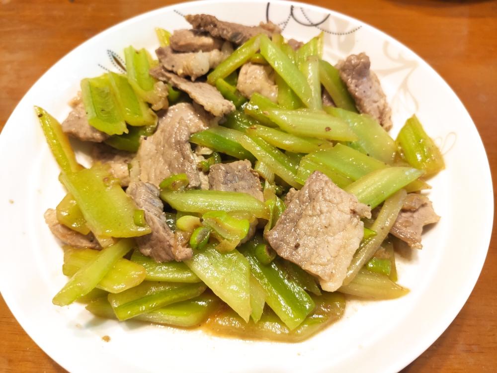 西芹炒肉