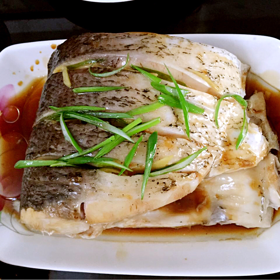 鸿兮做的超入味清蒸鱼～清蒸鲈鱼桂花鱼(家常独创)