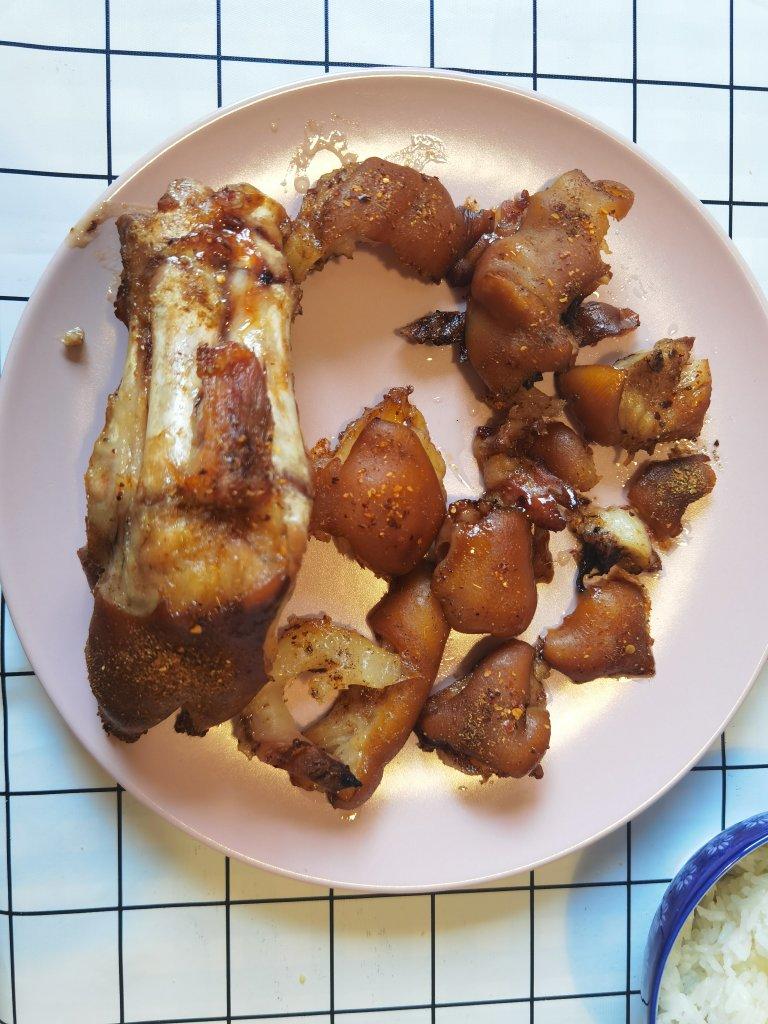 香酥烤猪蹄
