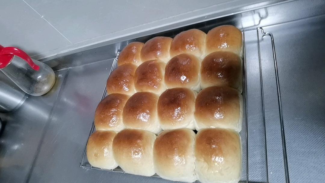 超级柔软拉丝的蜂蜜小餐包